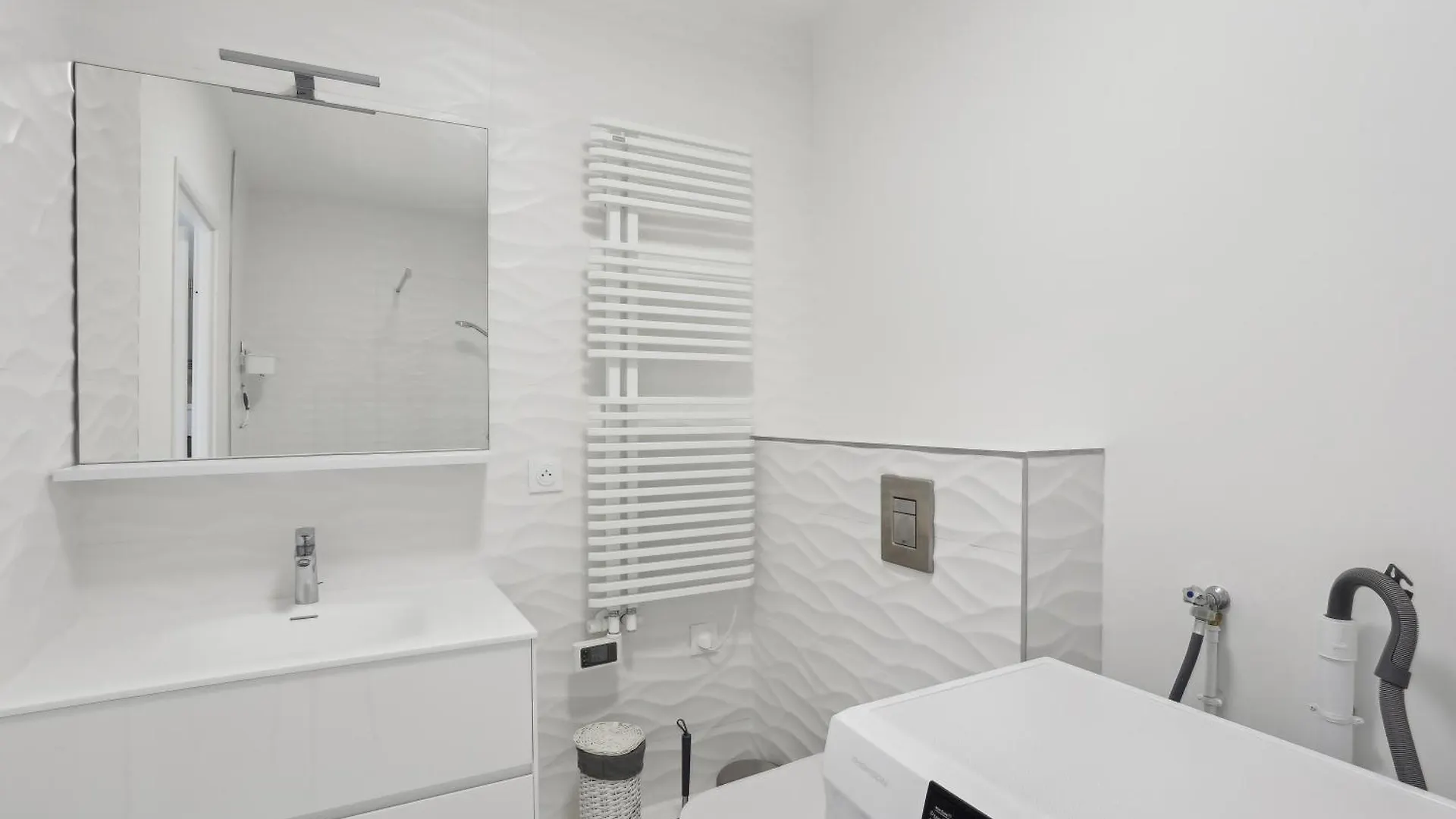 Chic Et Minimaliste Studio Batignolle/Montmartre By Weekome Paris 0*,  France
